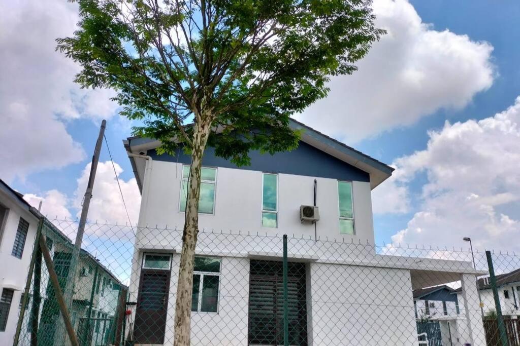 Iris 55 Corner Lot House Spacious Outdoor With Wi-Fi Johor Bahru Eksteriør bilde